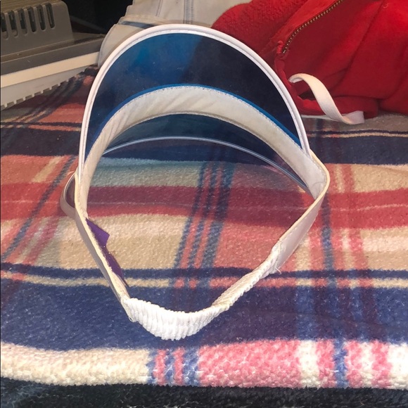 Visor - Picture 3 of 3